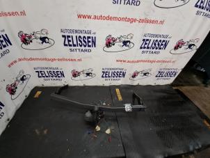 Used Towbar Peugeot 206 (2A/C/H/J/S) 1.6 16V Price € 157,50 Margin scheme offered by Zelissen V.O.F. autodemontage