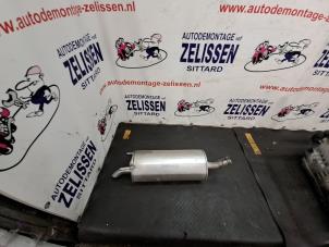 Usados Silenciador final de escape Opel Zafira (M75) 1.6 16V Precio € 42,00 Norma de margen ofrecido por Zelissen V.O.F. autodemontage