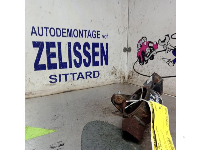 Used Engine mount Toyota Corolla (E11) 1.3 16V Price € 21,00 Margin scheme offered by Zelissen V.O.F. autodemontage