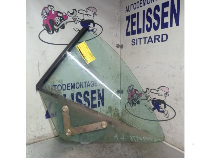 Usados Ventanilla triangular izquierda detrás Audi A4 Cabriolet (B6) 3.0 V6 30V Quattro Precio € 57,75 Norma de margen ofrecido por Zelissen V.O.F. autodemontage