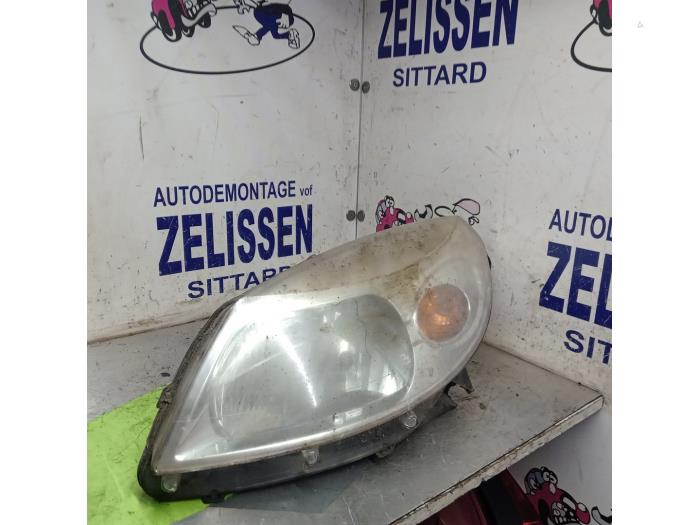 Używane Reflektor lewy Dacia Sandero I (BS) 1.4 LPG Cena € 73,50 Procedura marży oferowane przez Zelissen V.O.F. autodemontage