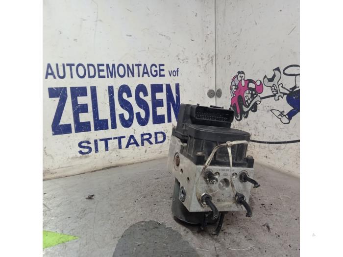Usagé Bloc ABS Volkswagen Passat (3B2) 1.8 20V Prix € 78,75 Règlement à la marge proposé par Zelissen V.O.F. autodemontage