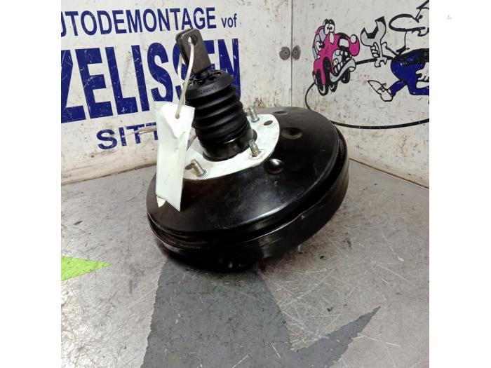 Begagnade Bromsservo Mitsubishi Colt (Z2/Z3) 1.3 16V Pris € 42,00 Marginaltabell erbjuds av Zelissen V.O.F. autodemontage