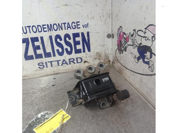Usagé Support moteur Chevrolet Aveo (300) 1.3 D 16V Prix € 31,50 Règlement à la marge proposé par Zelissen V.O.F. autodemontage
