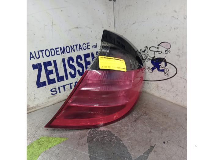 Begagnade Baklykta, höger Mercedes C Sportcoupé (C203) 2.0 C-200K 16V Pris € 31,50 Marginaltabell erbjuds av Zelissen V.O.F. autodemontage