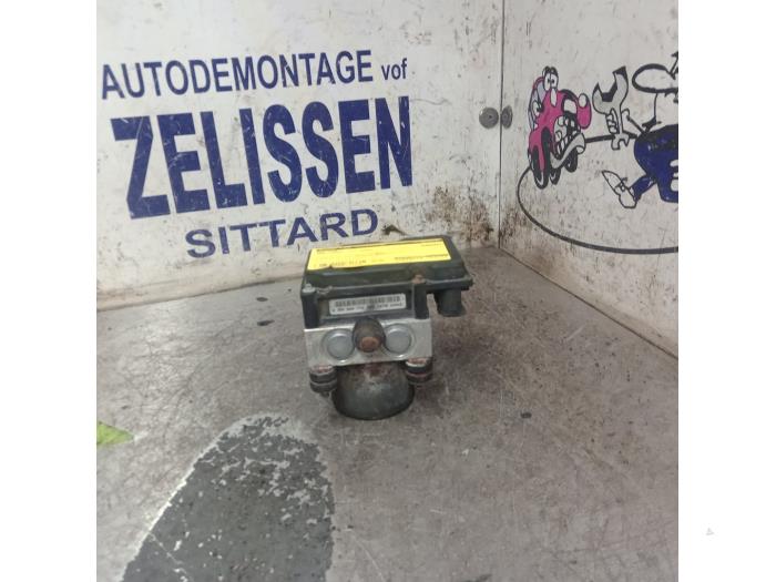 Begagnade ABS-pump Opel Combo (Corsa C) 1.3 CDTI 16V Pris € 99,75 Marginaltabell erbjuds av Zelissen V.O.F. autodemontage