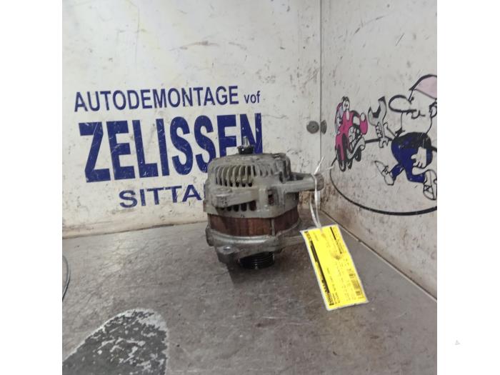 Begagnade Dynamo Nissan Note (E11) 1.6 16V Pris € 42,00 Marginaltabell erbjuds av Zelissen V.O.F. autodemontage