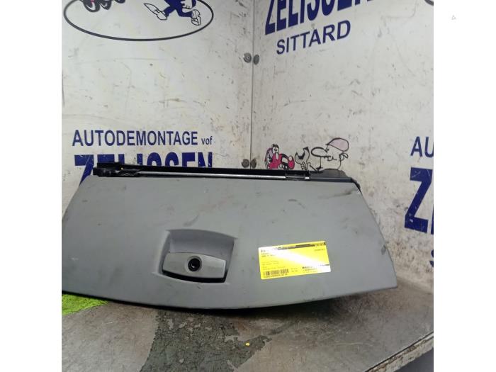 Gebrauchte Handschuhfach BMW 5 serie (E60) 530i 24V Preis € 47,25 Margenregelung angeboten von Zelissen V.O.F. autodemontage