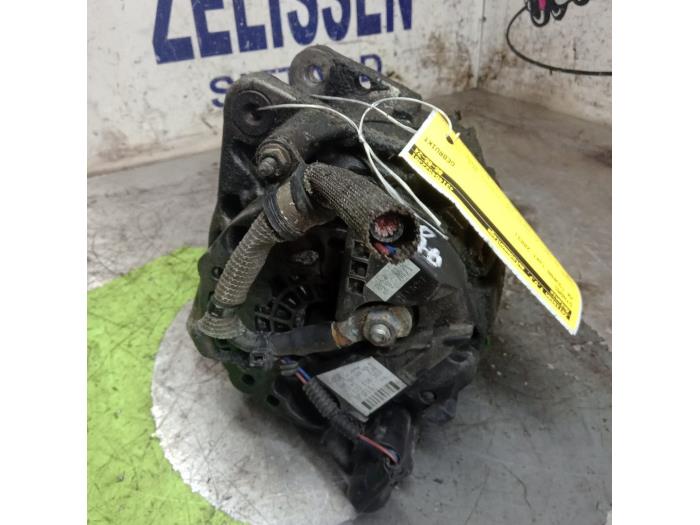 Dynamo van een Volkswagen Touran (1T1/T2) 1.6 FSI 16V 2003