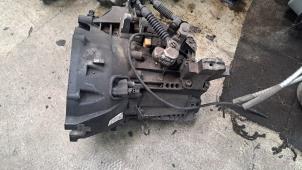 Używane Skrzynia biegów Ford Transit 2.0 TDCi 16V 260S Cena € 1.044,75 Procedura marży oferowane przez Zelissen V.O.F. autodemontage