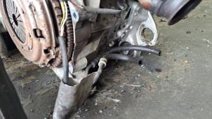 Motor van een Peugeot 206 CC (2D) 2.0 16V 2001