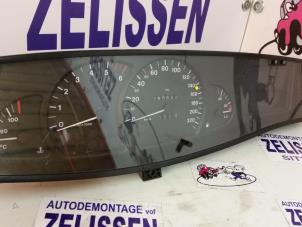 Used Instrument panel Opel Omega B Caravan (21/22/23) 2.0 DTi 16V Price on request offered by Zelissen V.O.F. autodemontage