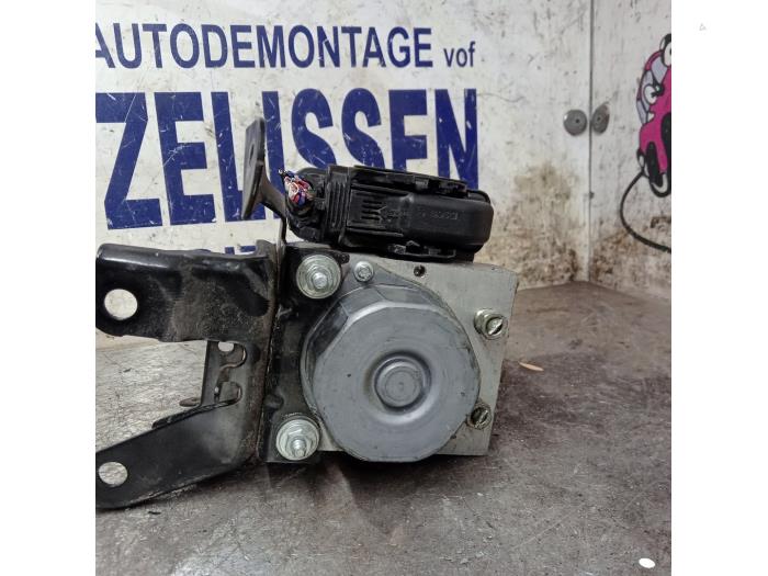 Używane Pompa ABS Toyota Aygo (B40) 1.0 12V VVT-i Cena € 183,75 Procedura marży oferowane przez Zelissen V.O.F. autodemontage