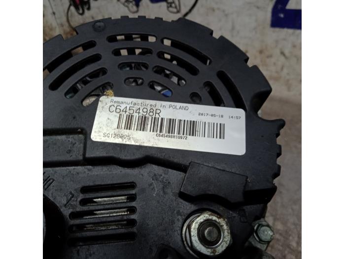 Dynamo van een Audi A6 Avant (C5) 2.4 V6 30V 2004