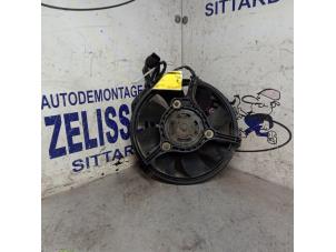 Usagé Ventilateur Audi A6 Avant (C5) 2.4 V6 30V Prix € 31,50 Règlement à la marge proposé par Zelissen V.O.F. autodemontage