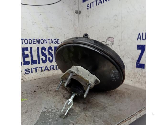 Usados Servofreno Nissan Qashqai (J10) 2.0 16V Precio € 52,50 Norma de margen ofrecido por Zelissen V.O.F. autodemontage