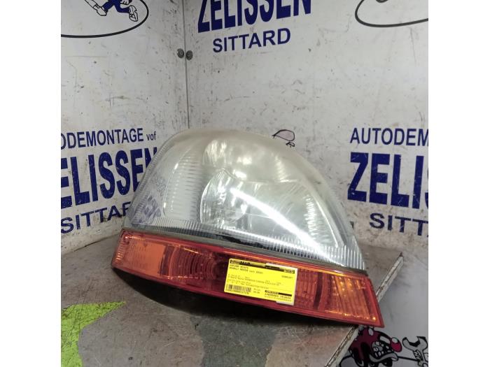Gebrauchte Scheinwerfer rechts Renault Master II (FD/HD) 2.5 dCi 16V 100 Preis € 52,50 Margenregelung angeboten von Zelissen V.O.F. autodemontage