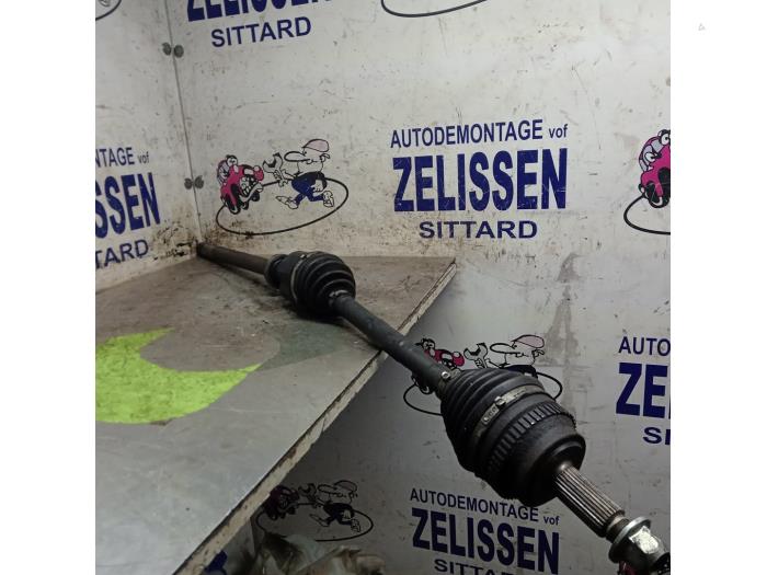 Gebrauchte Antriebswelle links vorne Renault Master II (FD/HD) 2.5 dCi 16V 100 Preis € 99,75 Margenregelung angeboten von Zelissen V.O.F. autodemontage