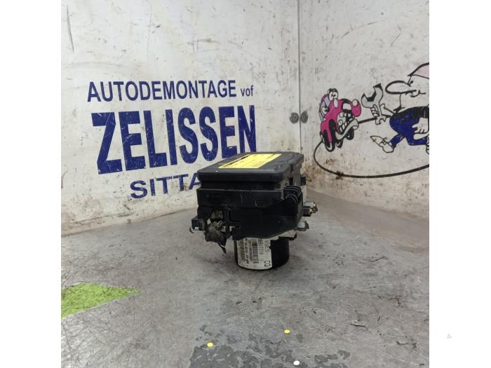 Używane Pompa ABS Opel Antara (LA6) 2.4 16V 4x4 Cena € 341,25 Procedura marży oferowane przez Zelissen V.O.F. autodemontage