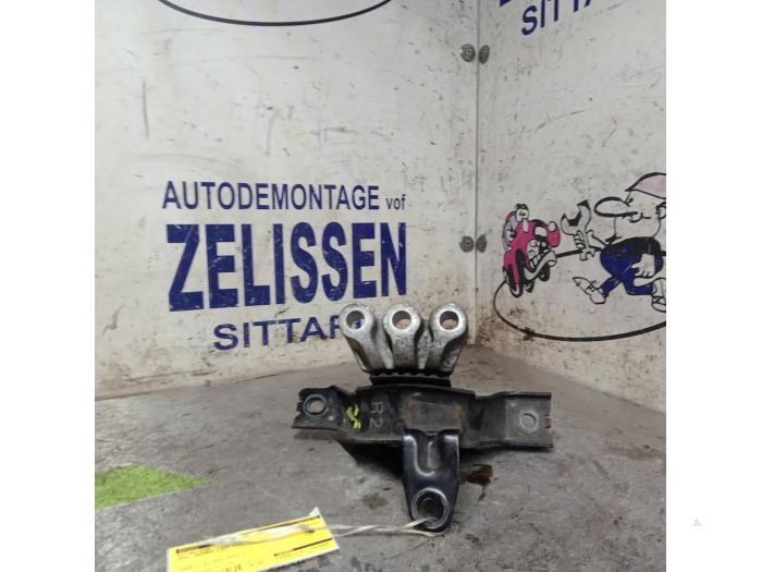 Used Engine mount Opel Antara (LA6) 2.4 16V 4x4 Price € 36,75 Margin scheme offered by Zelissen V.O.F. autodemontage