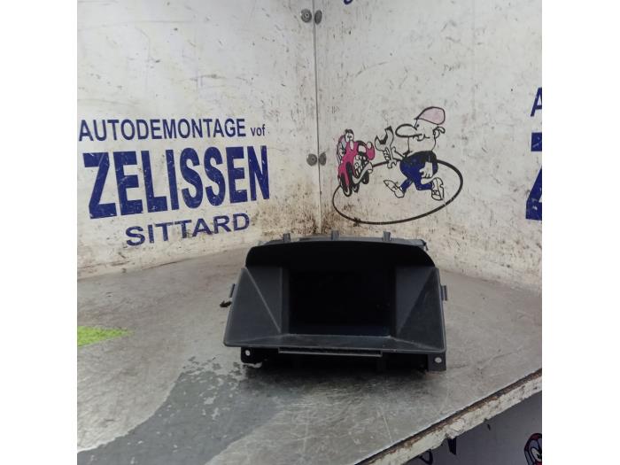 Begagnade Innerdisplay Opel Zafira (M75) 2.2 16V Direct Ecotec Pris € 42,00 Marginaltabell erbjuds av Zelissen V.O.F. autodemontage