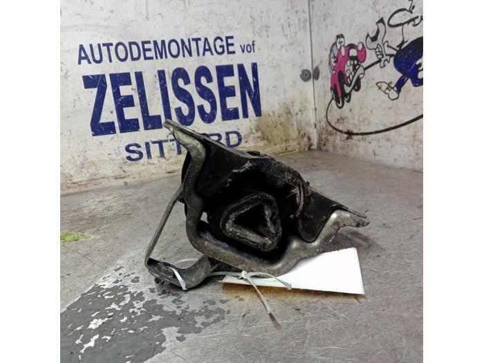 Engine mount from a Opel Combo 1.3 CDTI 16V ecoFlex 2012