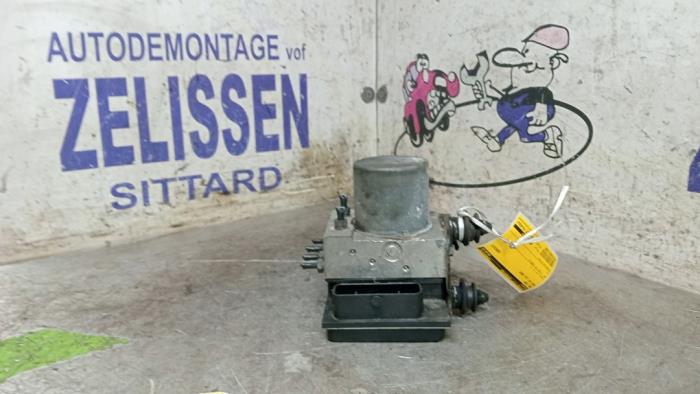 Begagnade ABS-pump Audi A4 Avant (B8) 1.8 TFSI 16V Pris € 225,75 Marginaltabell erbjuds av Zelissen V.O.F. autodemontage