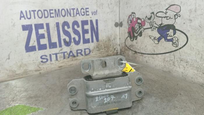 Used Engine mount Volkswagen Golf Plus (5M1/1KP) 2.0 FSI 16V Price € 31,50 Margin scheme offered by Zelissen V.O.F. autodemontage