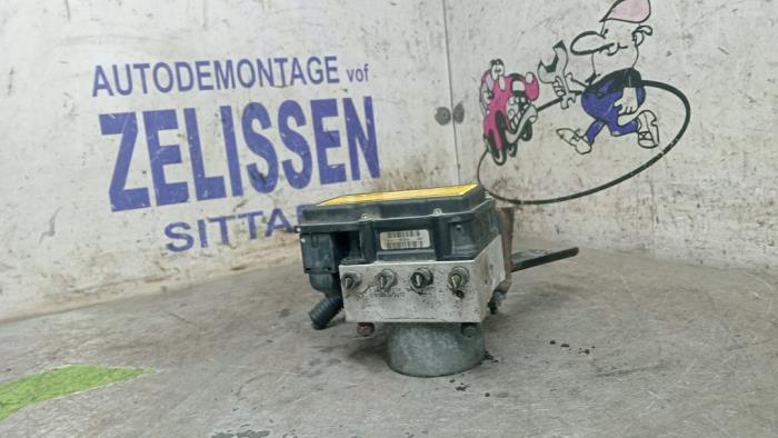 Usagé Pompe ABS Citroen C1 1.4 HDI Prix € 52,50 Règlement à la marge proposé par Zelissen V.O.F. autodemontage