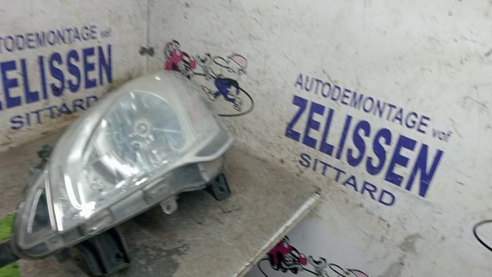 Używane Reflektor lewy Citroen Berlingo Cena € 183,75 Procedura marży oferowane przez Zelissen V.O.F. autodemontage