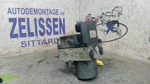 Usados Bomba ABS Toyota Corolla Verso (R10/11) 1.8 16V VVT-i Precio € 120,75 Norma de margen ofrecido por Zelissen V.O.F. autodemontage