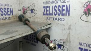 Usados Eje de transmisión derecha delante Fiat Stilo (192A/B) 1.6 16V Precio € 42,00 Norma de margen ofrecido por Zelissen V.O.F. autodemontage
