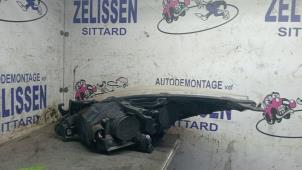 Reflektor prawy z Peugeot 5008 I (0A/0E) 1.6 THP 16V 2011