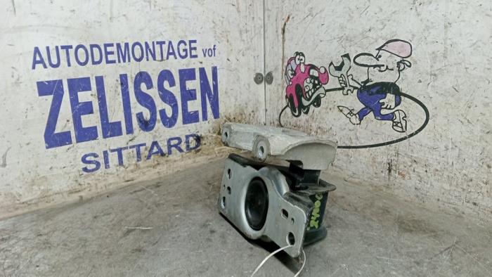 Used Engine mount Nissan Note (E11) 1.4 16V Price € 31,50 Margin scheme offered by Zelissen V.O.F. autodemontage