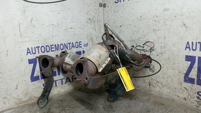 Gebrauchte Abgaskrümmer + Katalysator Volkswagen Jetta III (1K2) 2.0 16V FSI Preis auf Anfrage angeboten von Zelissen V.O.F. autodemontage
