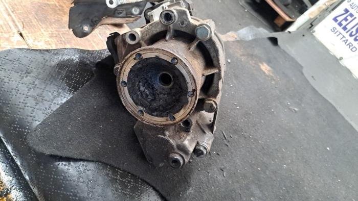Differential vorne van een Volkswagen Golf V (1K1) 2.0 FSI 16V 4Motion 2006