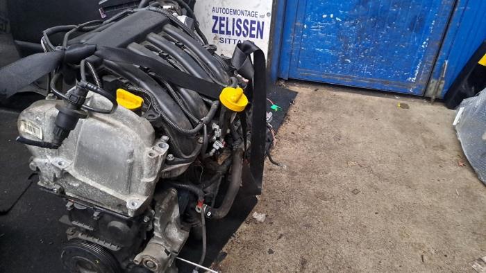 Używane Silnik Renault Modus/Grand Modus (JP) 1.6 16V Cena € 787,50 Procedura marży oferowane przez Zelissen V.O.F. autodemontage