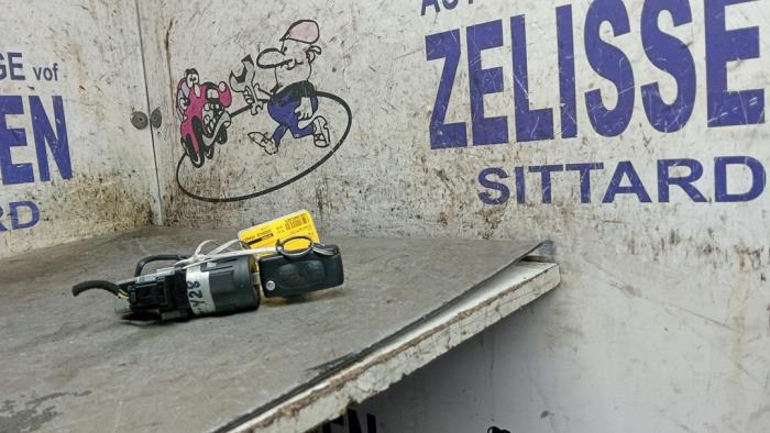 Używane Stacyjka + Kluczyk Volvo 440 1.8 i DL/GLE Cena € 31,50 Procedura marży oferowane przez Zelissen V.O.F. autodemontage