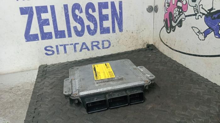 Used Engine management computer Opel Vivaro 1.9 DI Price € 105,00 Margin scheme offered by Zelissen V.O.F. autodemontage
