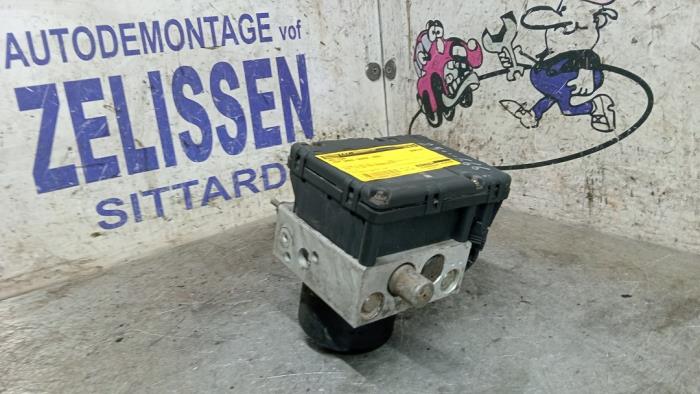 Begagnade ABS-pump Jeep Grand Cherokee (WG/WJ) 4.7i V-8 Pris € 257,25 Marginaltabell erbjuds av Zelissen V.O.F. autodemontage