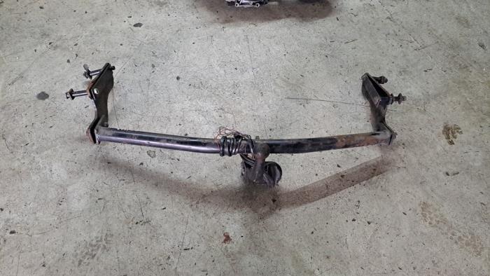 Używane Hak holowniczy Renault Modus/Grand Modus (JP) 1.6 16V Cena € 157,50 Procedura marży oferowane przez Zelissen V.O.F. autodemontage
