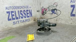 Usados Bomba de dirección asistida Audi A4 Avant (B7) 2.0 TFSI 20V Precio € 36,75 Norma de margen ofrecido por Zelissen V.O.F. autodemontage