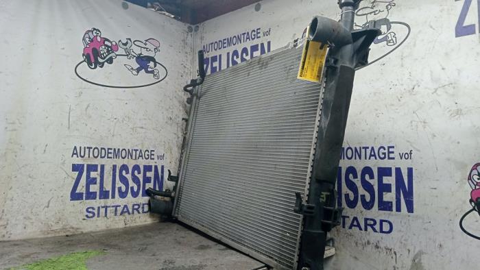 Usagé Radiateur Kia Sorento II (XM) 2.4 GDI 16V 4x2 Prix € 99,75 Règlement à la marge proposé par Zelissen V.O.F. autodemontage