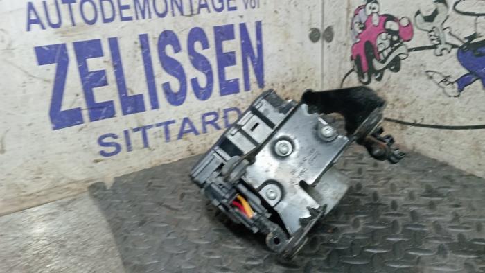 Używane Pompa ABS Ford S-Max (GBW) Cena € 131,25 Procedura marży oferowane przez Zelissen V.O.F. autodemontage