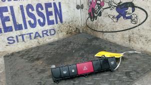Usados Interruptor de luz de pánico Citroen Jumper (U9) ë-Jumper Precio € 42,00 Norma de margen ofrecido por Zelissen V.O.F. autodemontage