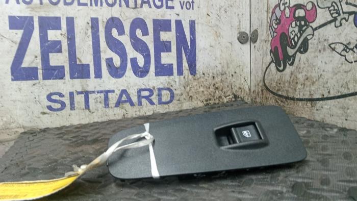 Usados Interruptor de ventanilla eléctrica Citroen Jumper (U9) ë-Jumper Precio € 31,50 Norma de margen ofrecido por Zelissen V.O.F. autodemontage