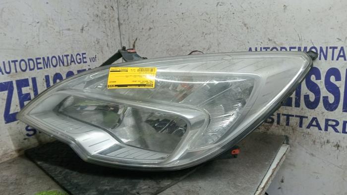 Używane Reflektor lewy Opel Meriva (B) 1.4 Turbo 16V ecoFLEX Cena € 157,50 Procedura marży oferowane przez Zelissen V.O.F. autodemontage