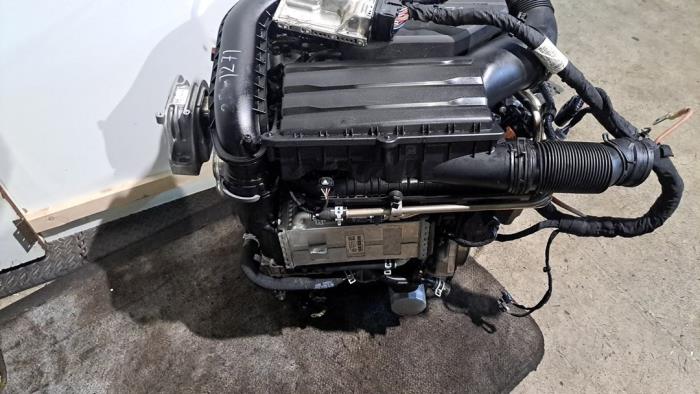 Motor van een Skoda Superb Combi (NZ5) 1.5 TSI iV 2024