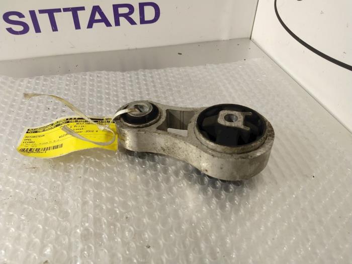 Usagé Support moteur Opel Vivaro 1.9 DI Prix sur demande proposé par Zelissen V.O.F. autodemontage
