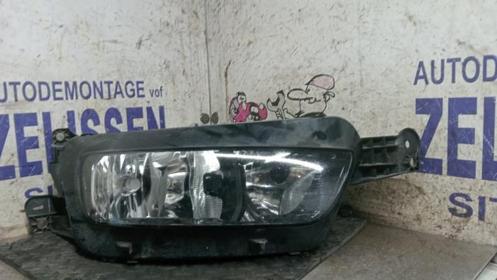 Używane Reflektor prawy Citroen C4 Picasso (3D/3E) 2.0 Blue HDI 150 Cena € 257,25 Procedura marży oferowane przez Zelissen V.O.F. autodemontage